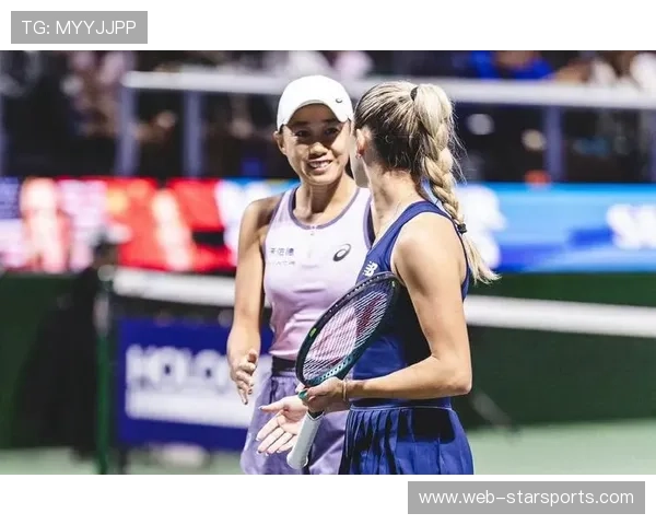 网球选手赛后与对手拥抱,破冰画面迅速登上头条 网球选手赛后与对手拥抱,破冰画面迅速登上头条