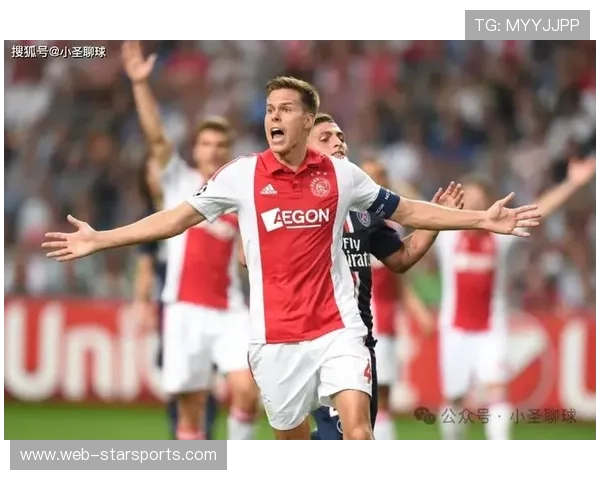 阿贾克斯继续领跑荷甲,冠军争夺形势愈加激烈,阿贾克斯有几名荷兰国脚 阿贾克斯继续领跑荷甲,冠军争夺形势愈加激烈,阿贾克斯有几名荷兰国脚