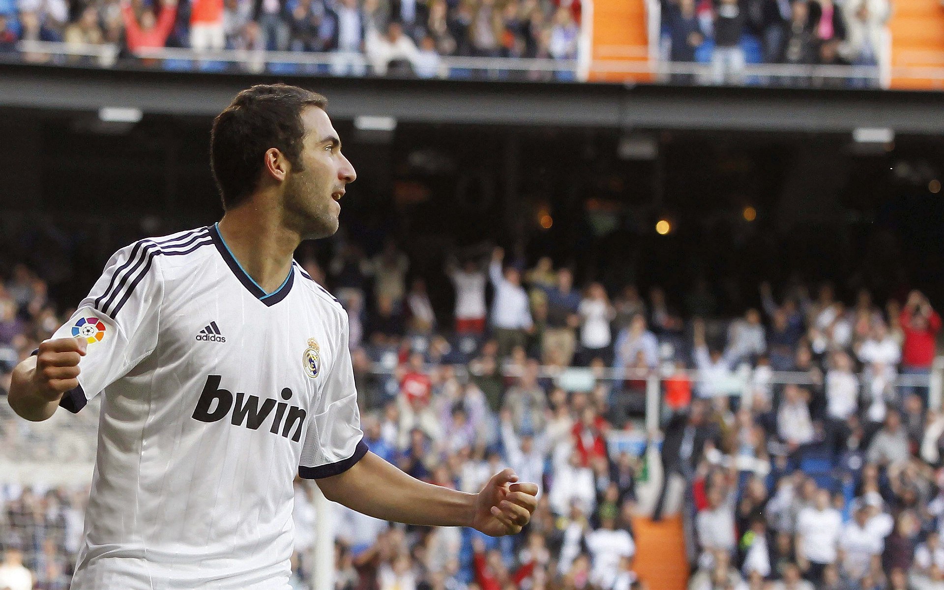 俱乐部在冬窗引援动作频繁,媒体密切关注,因为它们有自得其乐的“冬季俱乐部”